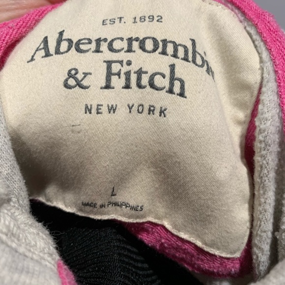 //3 for $15// AF Hoodie - Picture 2 of 3